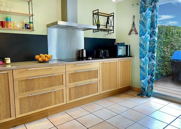 Reine Bow - Yourhosthelper Trouville-sur-Mer